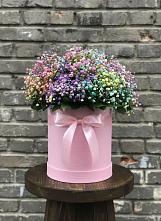 Цветочная композиция из Гипсофила и Розы в шляпной коробке в Канеловской