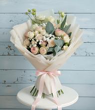 Букет цветов из:  Розы и Лизиантусы в Канеловской