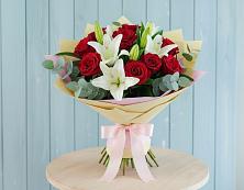 Букет цветов из:  Лилии и Розы в Канеловской