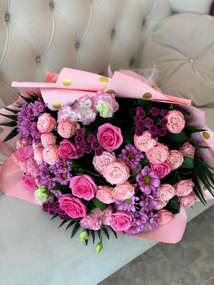 Букет цветов из: Хризантемы, Розы и Лизиантусы в Канеловской