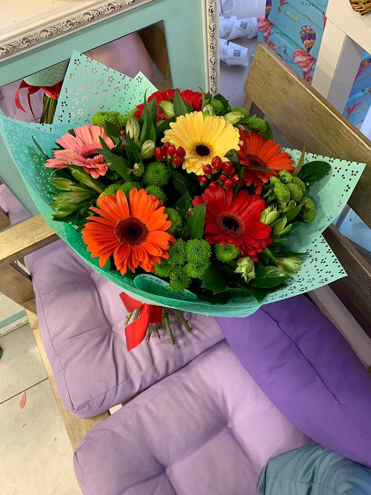 Букет цветов из: Герберы, Хризантемы и Альстромерии в Канеловской