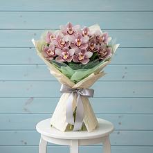 Букет цветов из:  Орхидеи и Розы в Канеловской
