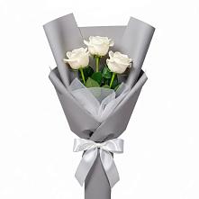 Букет 3 белые розы в Канеловской