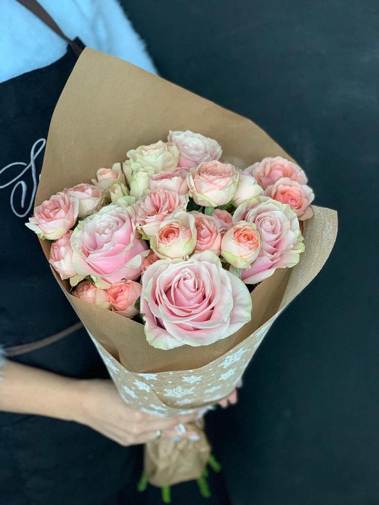 Букет цветов из: Хризантемы и Розы в Канеловской