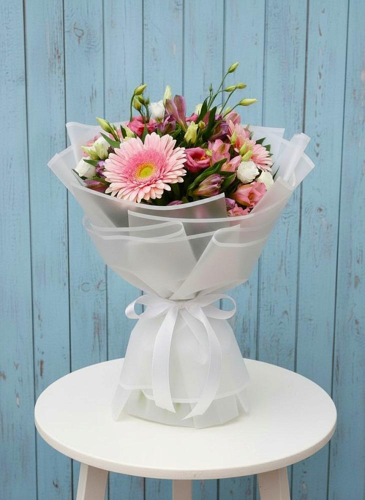 Букет цветов из: Герберы, Альстромерии и Лизиантусы в Канеловской