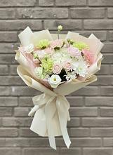 Букет цветов из:  Гвоздики, Розы, Лизиантусы и Хризантемы в Канеловской