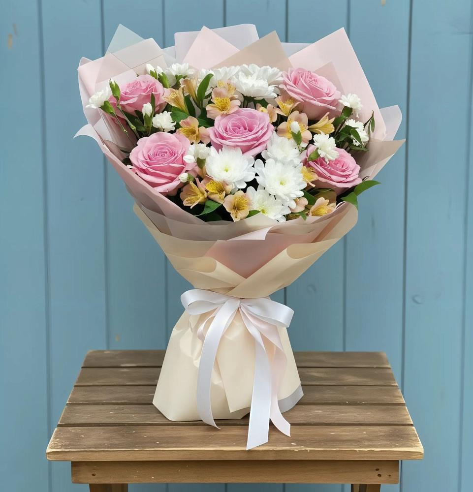 Букет цветов из: Гвоздики, Орхидеи и Розы в Канеловской