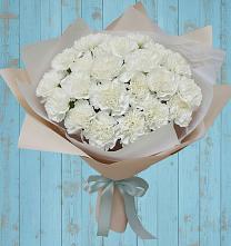 Букет цветов из:  Гвоздики в Канеловской