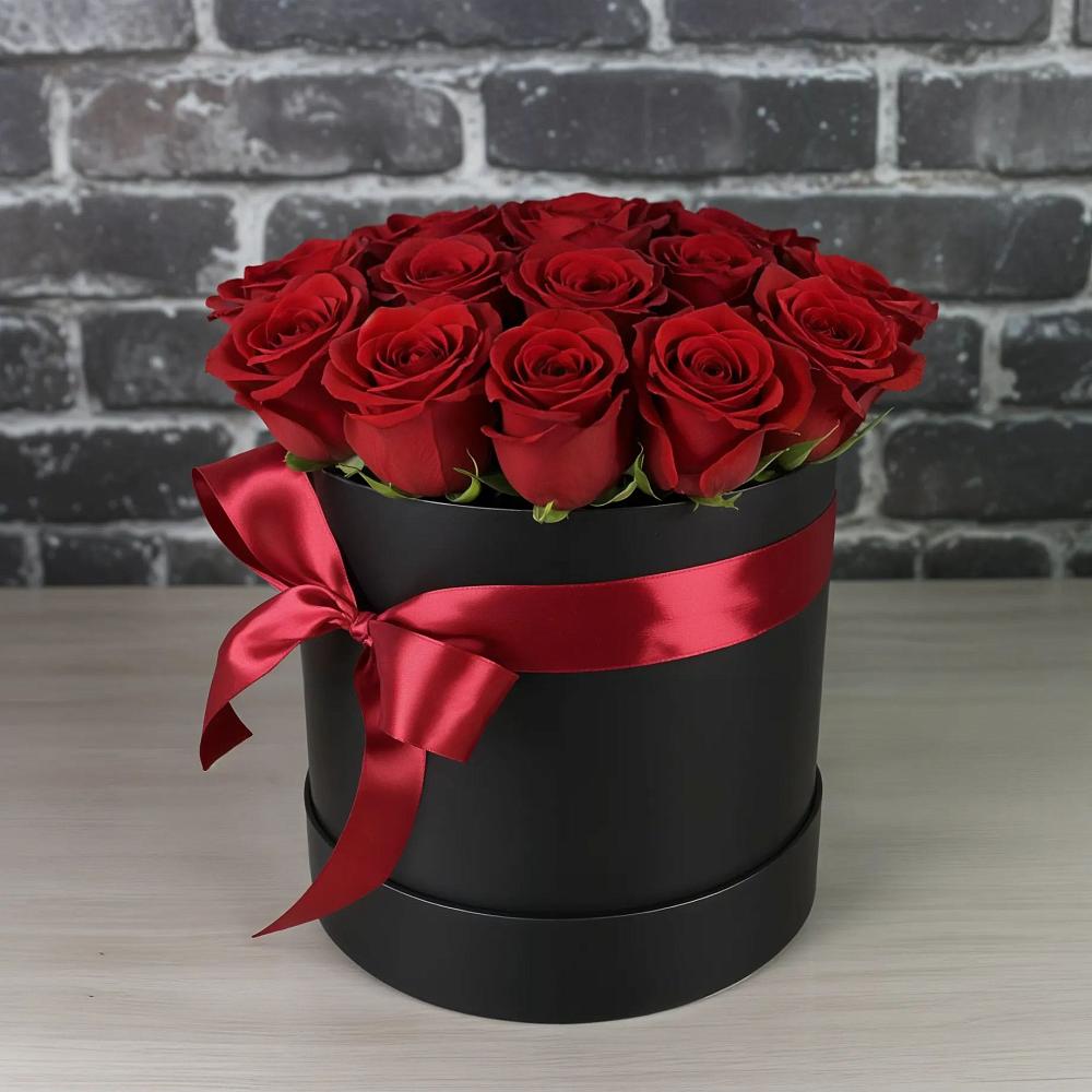 Цветочная композиция из Розы в шляпной коробке в Канеловской